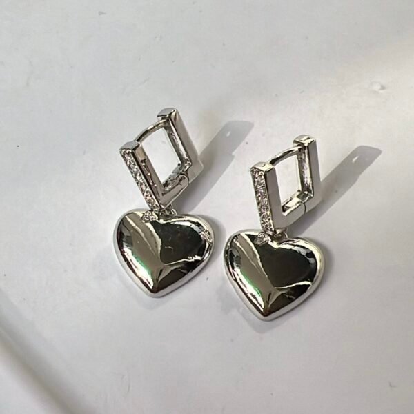 Love Frames - Image 2