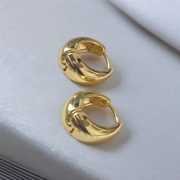 Chic Gold Minis - Image 3