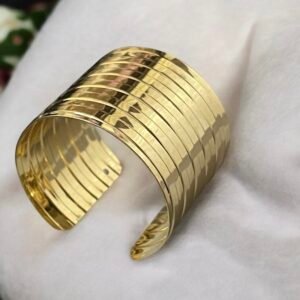 Bold Aura- Hand Cuff